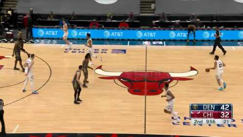 《NBA全场集锦》萨托兰斯基风驰电掣抡臂妙传 威廉姆斯顺势擎天劈扣不留余地