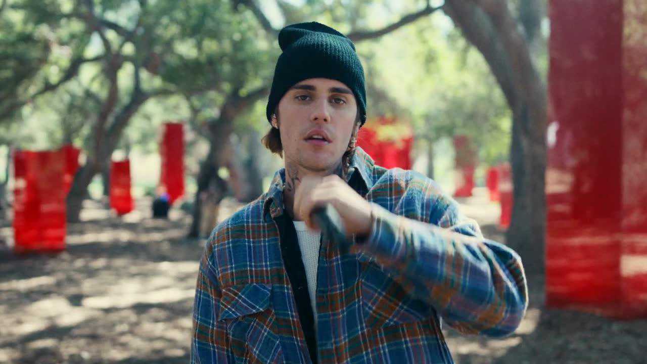 justinbieberholyofficialliveperformancevevo