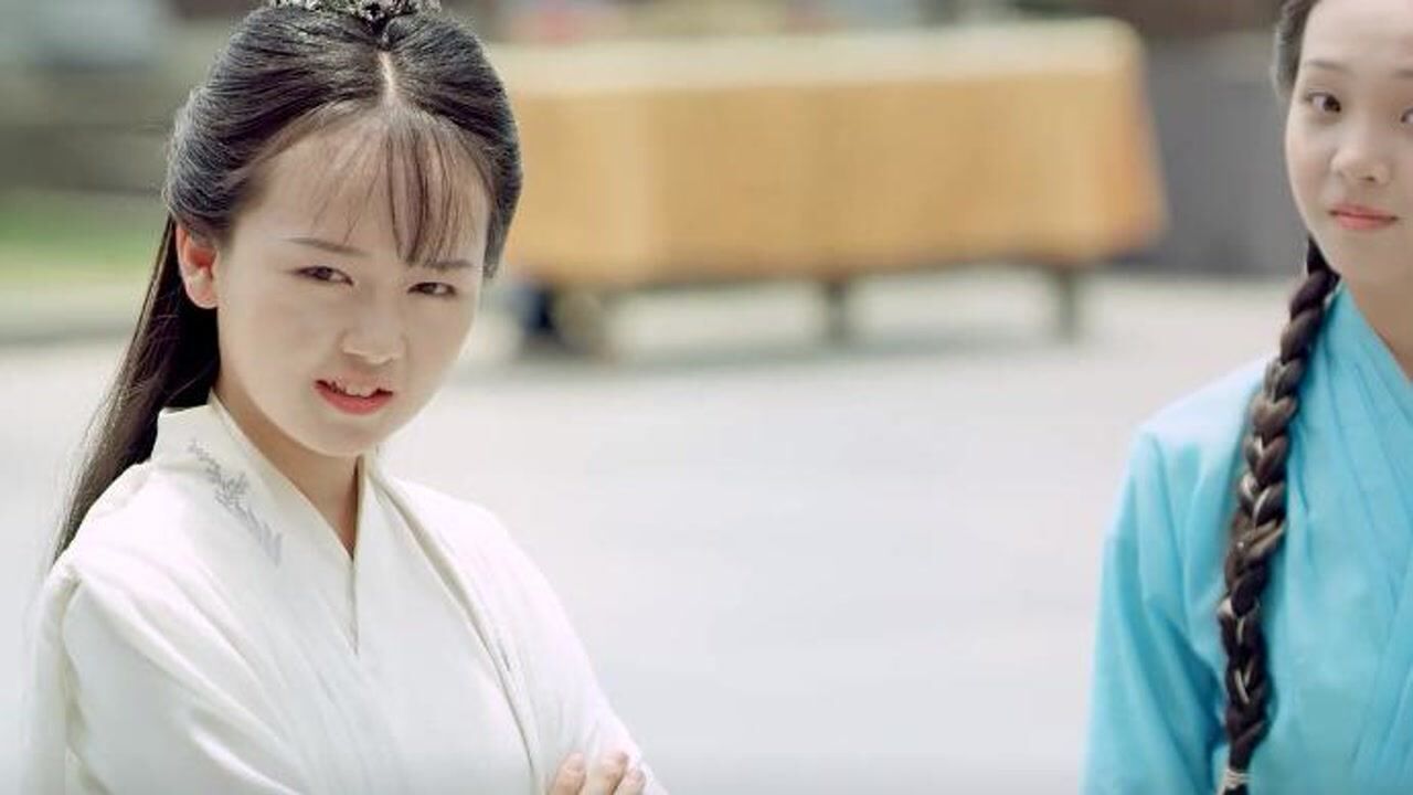 《天真派杨门女将》第1集01:杨八妹吐槽杨安过于木讷,排风安慰八妹也