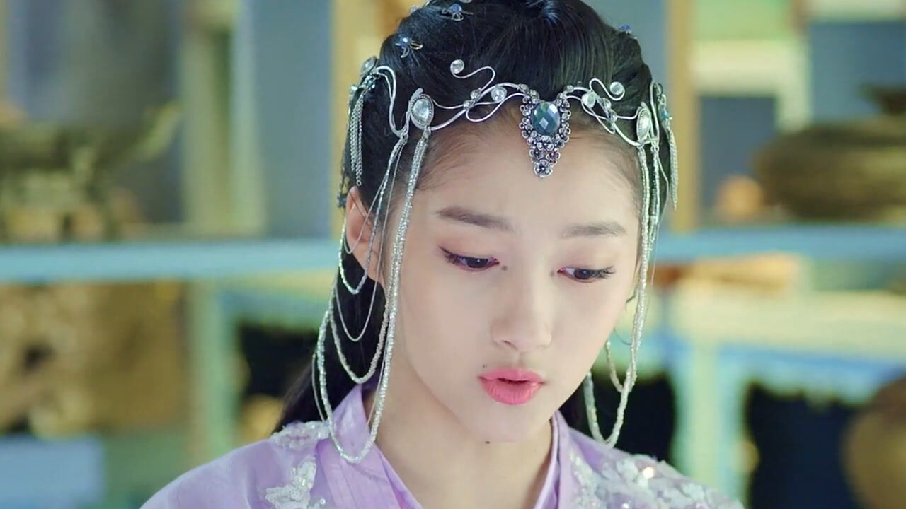 《九州天空城》第14集01:易茯苓弹琴的样子触动了风刃,风刃邀请她一起