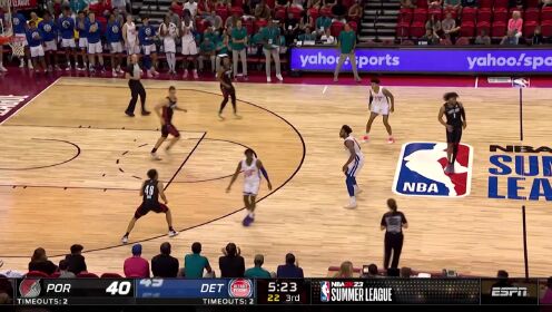 《NBA全场集锦》破阵摧坚势不可挡 布拉克斯顿撕裂防守上篮得手