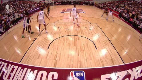 《NBA全场集锦》这防守形同虚设 马图林长驱直入滑翔暴扣得手