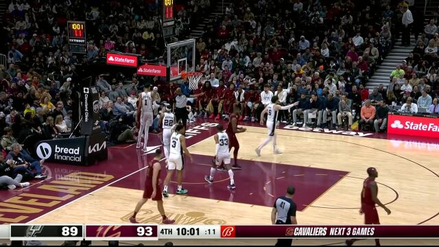 变态天赋！文班亚马抢断一条龙 轻松平筐暴扣