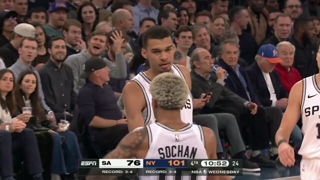 文班亚马vs尼克斯集锦 14分9板末节发威难阻失利