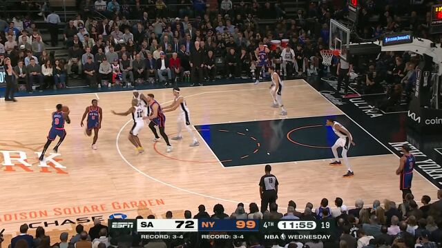 怎么打都有！巴雷特突破抛投被干扰 哈腾捡到篮板暴扣终结