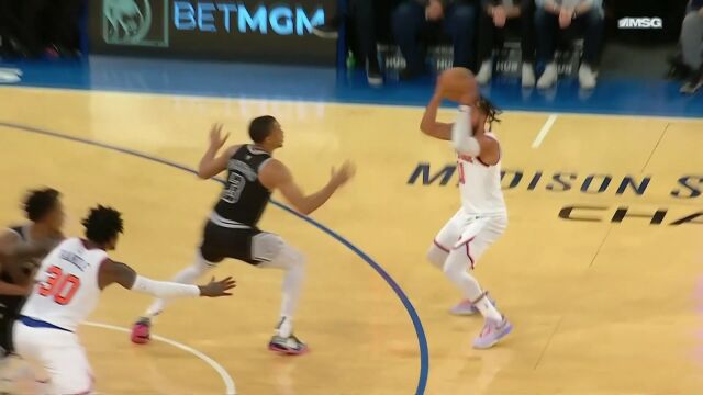 回顾马刺vs尼克斯交战记录 文班亚马状态正盛尼克斯能否捍卫主场