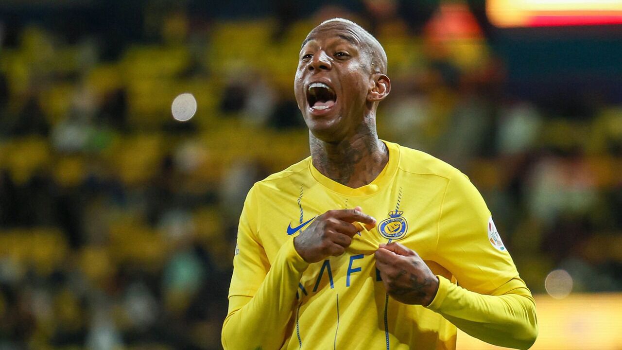 中超旧将帽子戏法!塔利斯卡人群中甩头破门