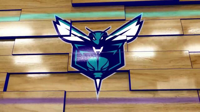 伤病退散！米勒落地后不慎扭伤脚踝