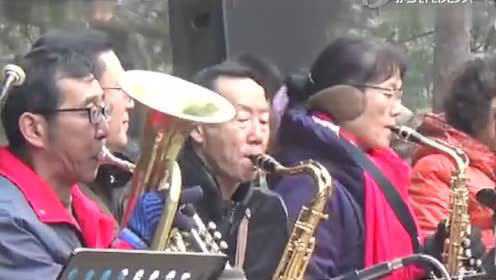 视频: 西安市兴庆公园长乐之声合唱团  最美的歌儿唱给妈妈听