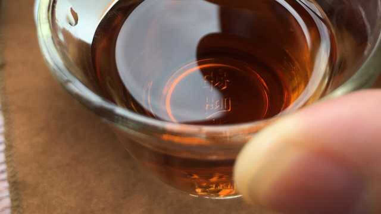普洱熟茶的冲泡方法，高清视频，1分钟学会普洱茶_高清