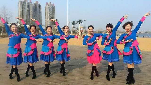 糖豆出品:美久广场舞《一辈子这样爱你》