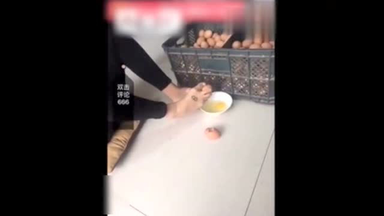 实拍美女卫生间一幕！惊呆！_高清