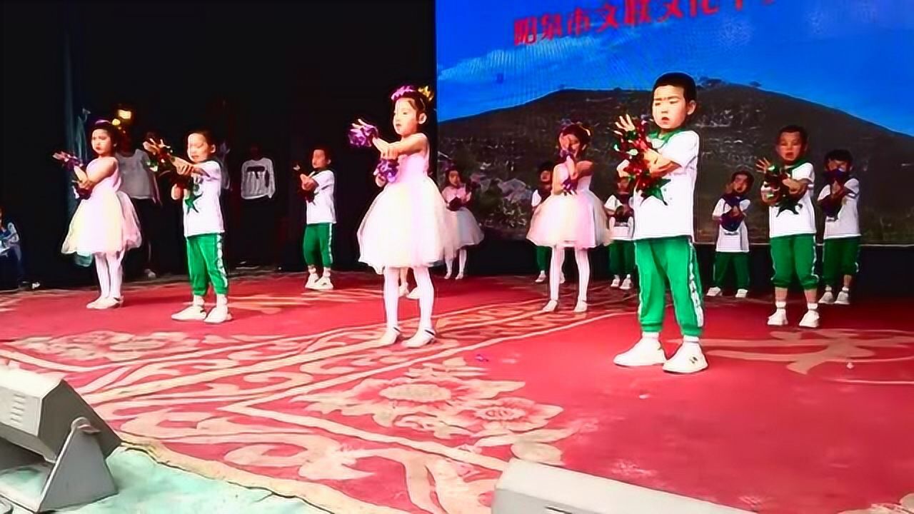 小苹果糖豆广场舞视频-第2张图片-678体育知识