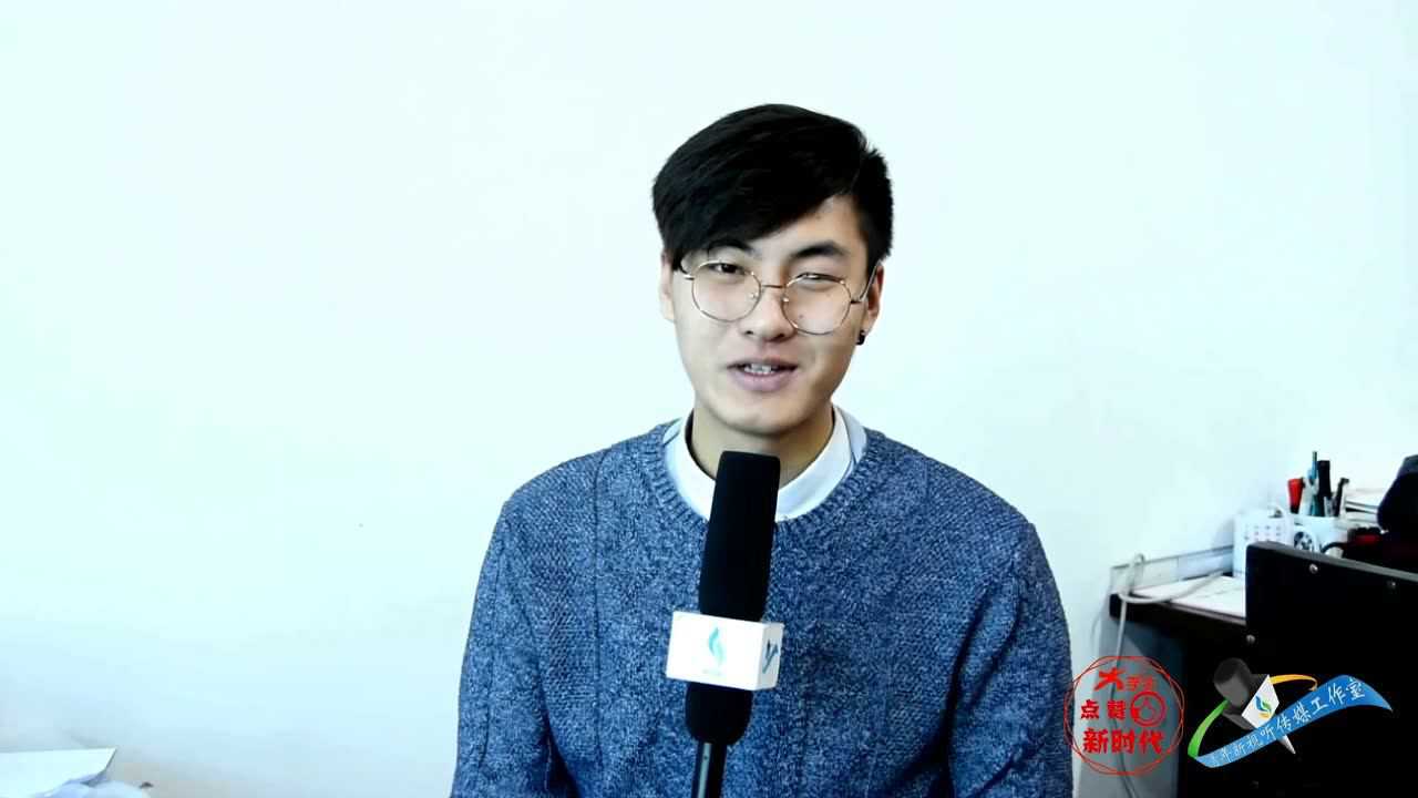 铁根游戏的解说01:09美女到银行转100万美金,行长当场通知公安抓人