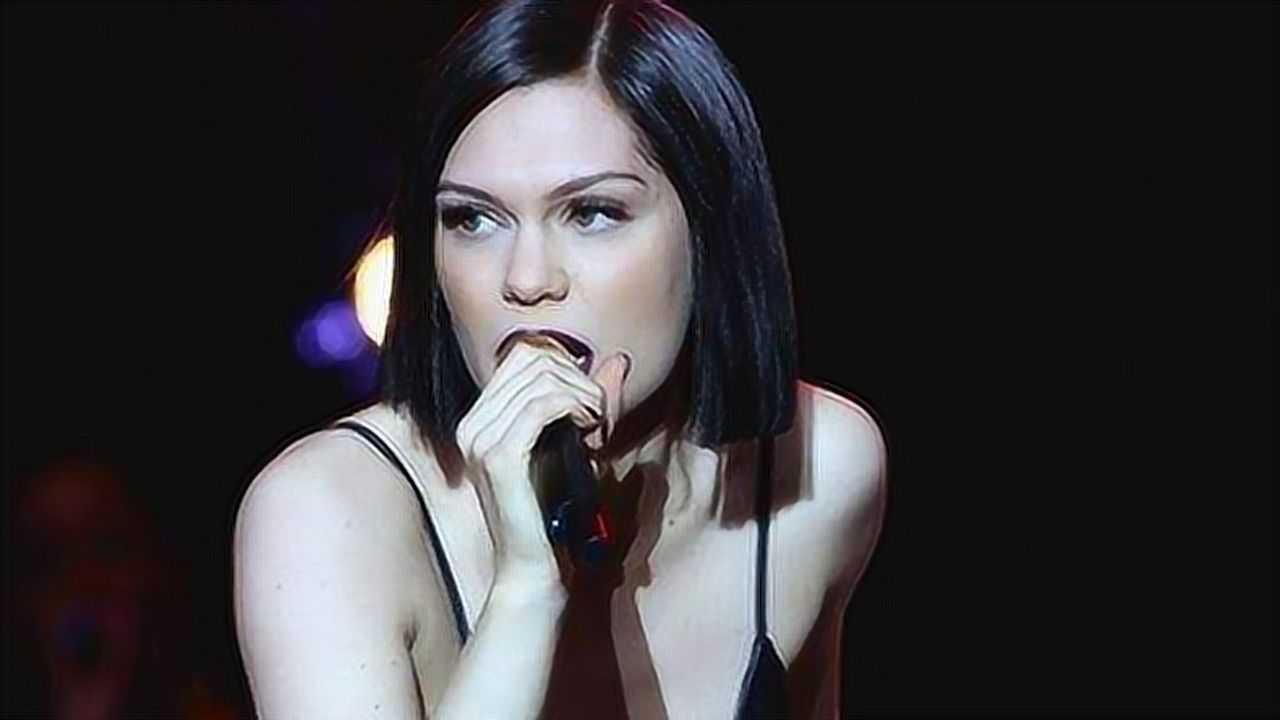 歌手jessiej伦敦奥运会出场气场强大,超震撼