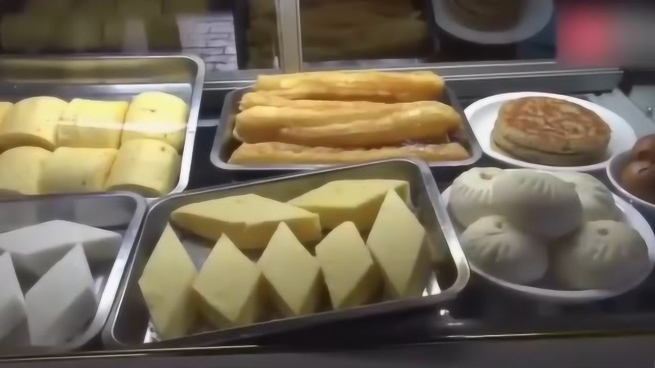 韩国明星特意来中国吃早餐包子热豆浆中国早餐标配