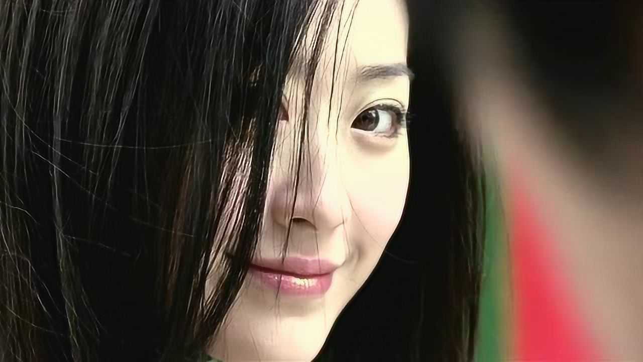 李卉在《少林足球》中的戏份没有超过30秒,但却是最美的星女郎