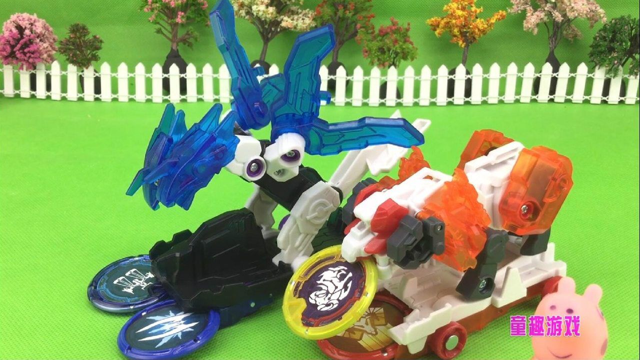 小猪佩琪玩爆裂飞车变形玩具钢翼战龙