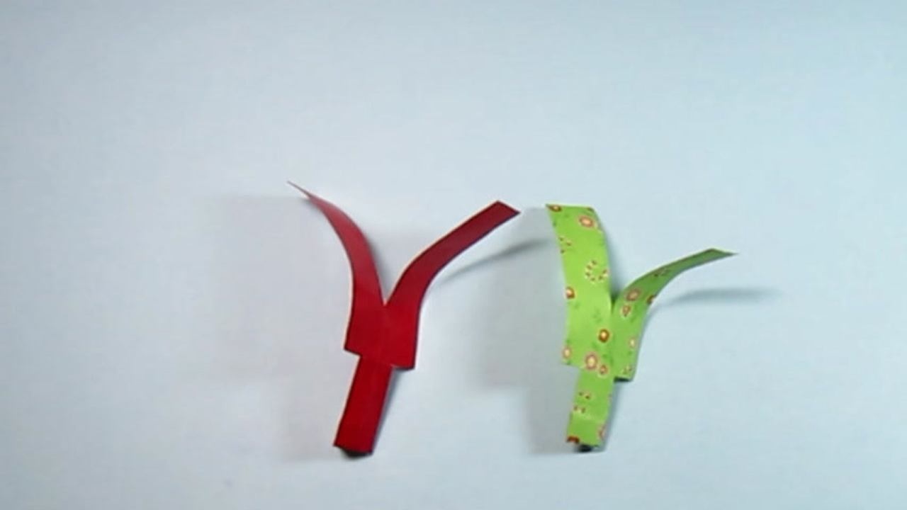 我家宝贝用一张纸折出了有趣的降落伞,你也快动手试试吧,超简单