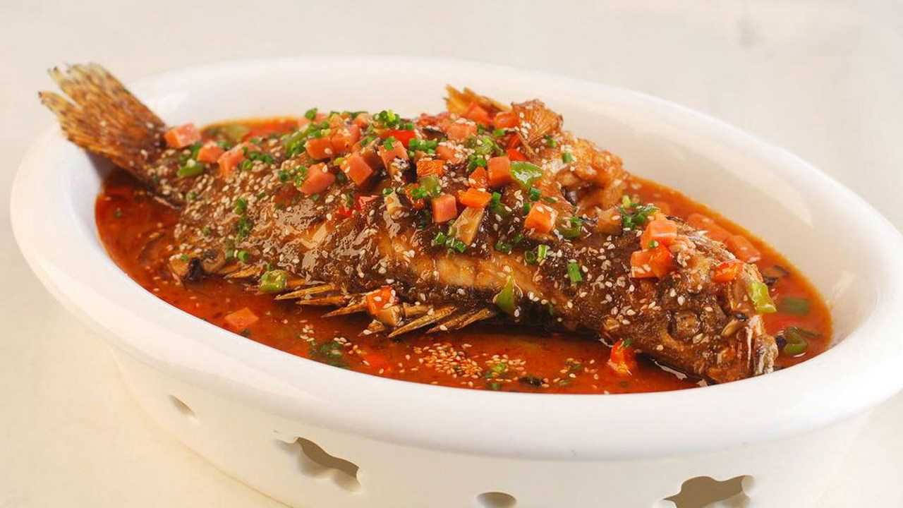 红烧臭鳜鱼家常做法老刘教你从腌到烧制全过程好吃的停不下来