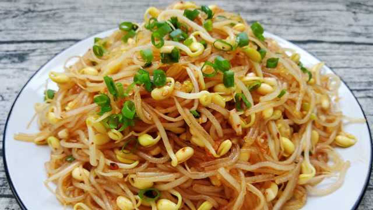 凉拌粉丝豆芽的家常做法酸辣脆爽很开胃比炒吃香多了