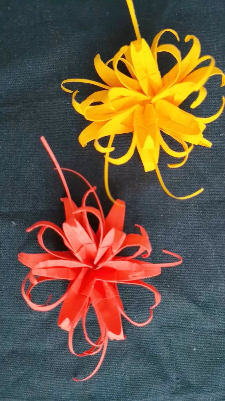 漂亮的折纸彼岸花