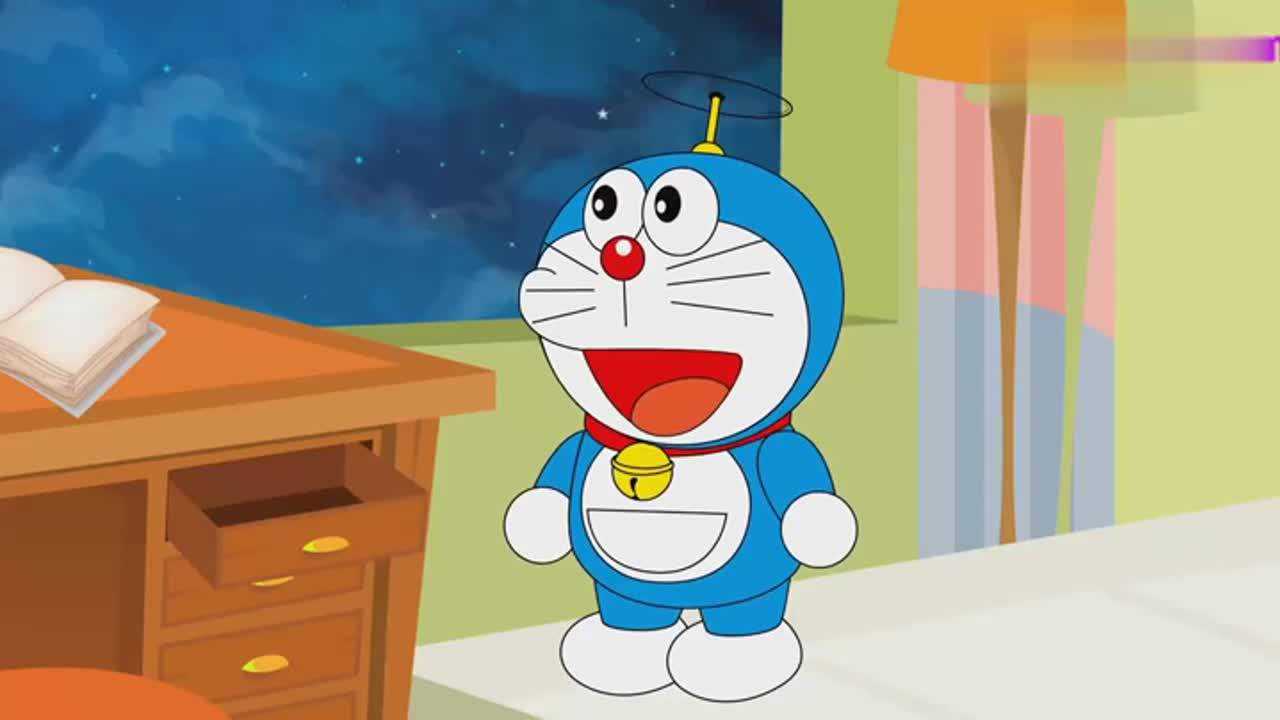 动画片叮当猫的出现让小男孩做了一个美梦