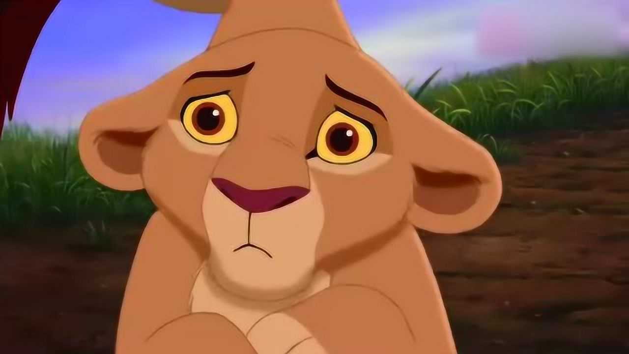 狮子王2吉娜恶狠狠地看着琪拉雅幸好辛巴及时赶到真是危险