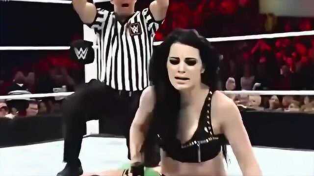 WWE摔角女 女子撕衣摔跤佩姬VS布里贝拉RA