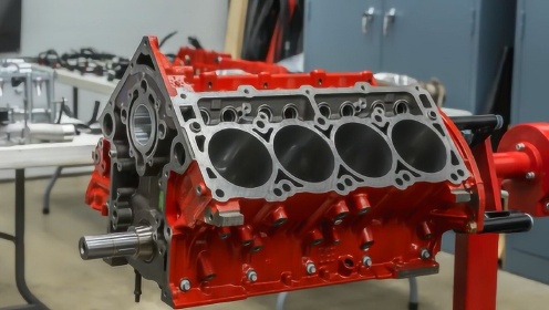 组装一台840马力V8引擎，全程高能，这技术也没谁了