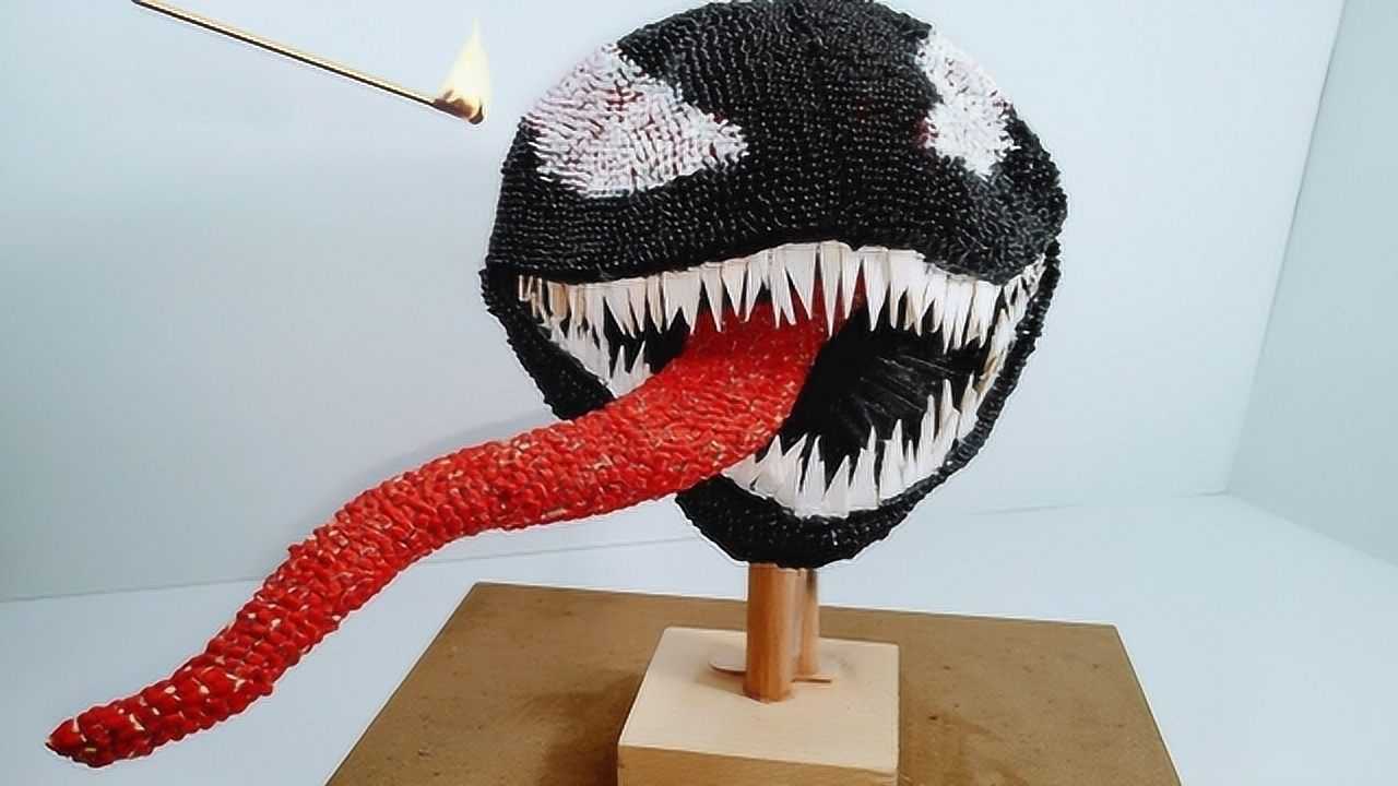 小哥用火柴制作工艺品,这造型认真的吗,点燃后更加惊艳!