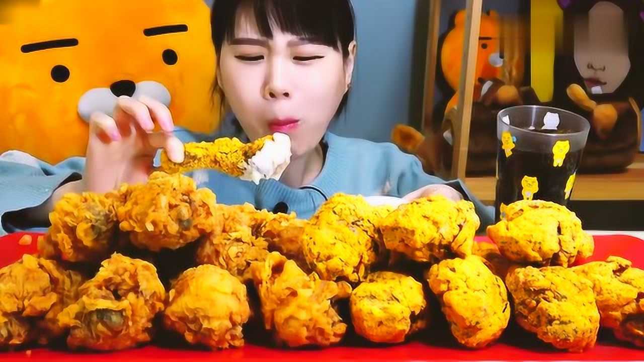 韩国吃播卡妹:吃炸鸡腿了,看得我快要饿死了,想流口水