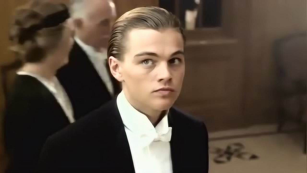 泰坦尼克号:杰克穿上礼服迎接露丝去赴宴,不想被卡尔讽刺一番