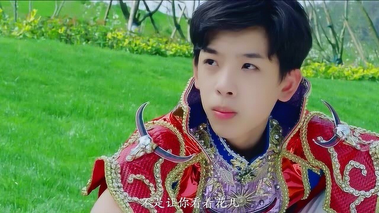 魔法学院卡丁来到了能量之泉小咕咚飞来告知花儿出事了