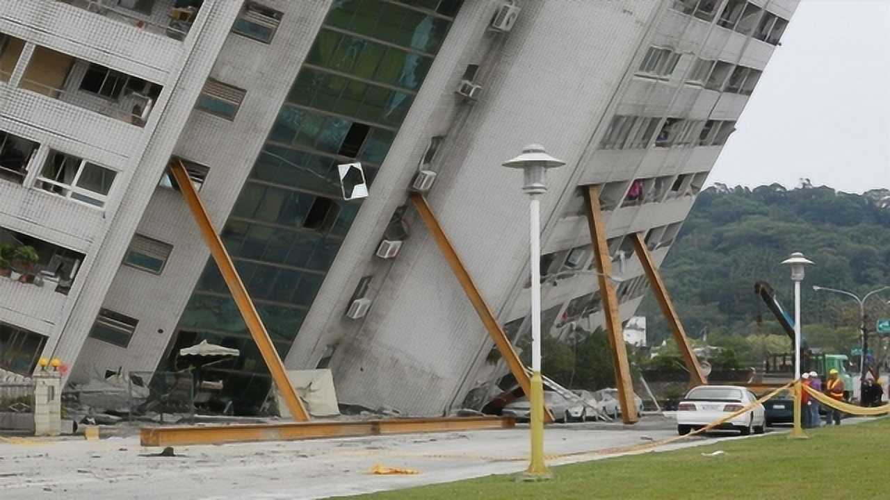 地震到底有多可怕？镜头拍下地震全过程，看完直冒冷汗！_高清
