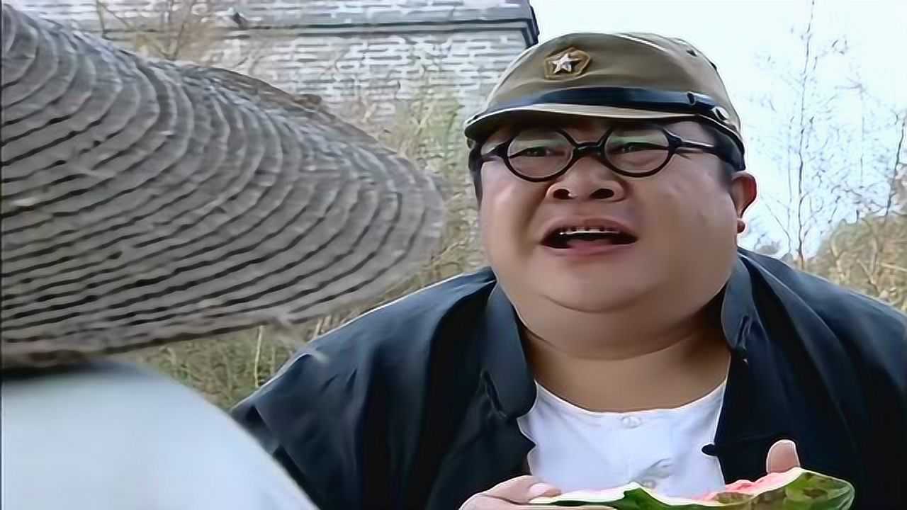 小兵张嘎:看到卖瓜的是罗金保,胖翻译很慌张,立马就不会说话了