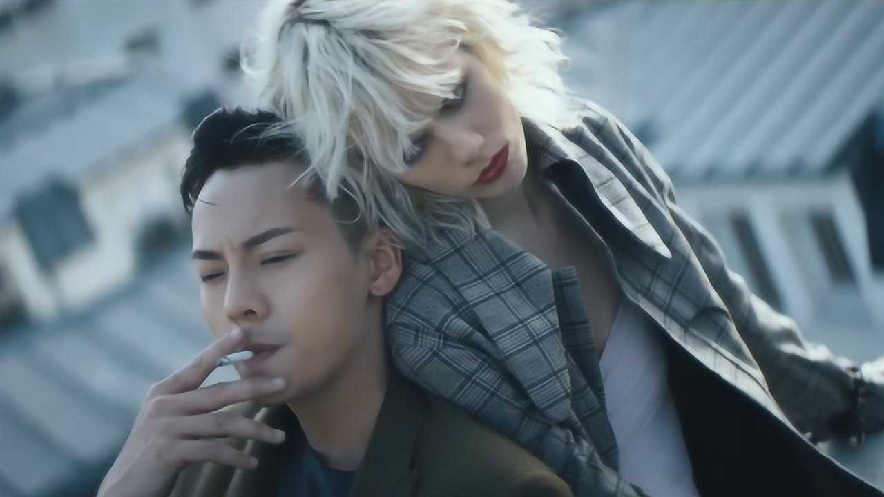 张艺兴陈伟霆同台唱跳,一眼就看出专业与不专业的区别,差距太大