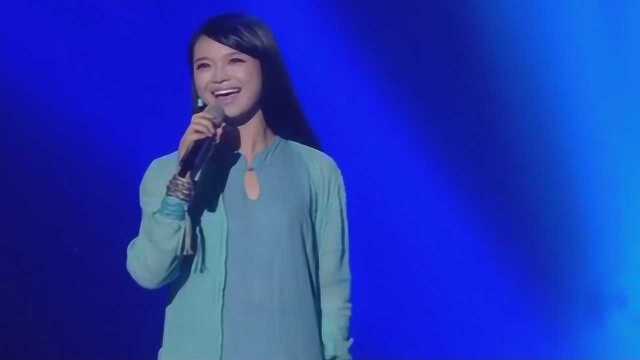 湘妹子宁可演唱《风吹稻浪》,嗓音清脆嘹亮,唯美动听