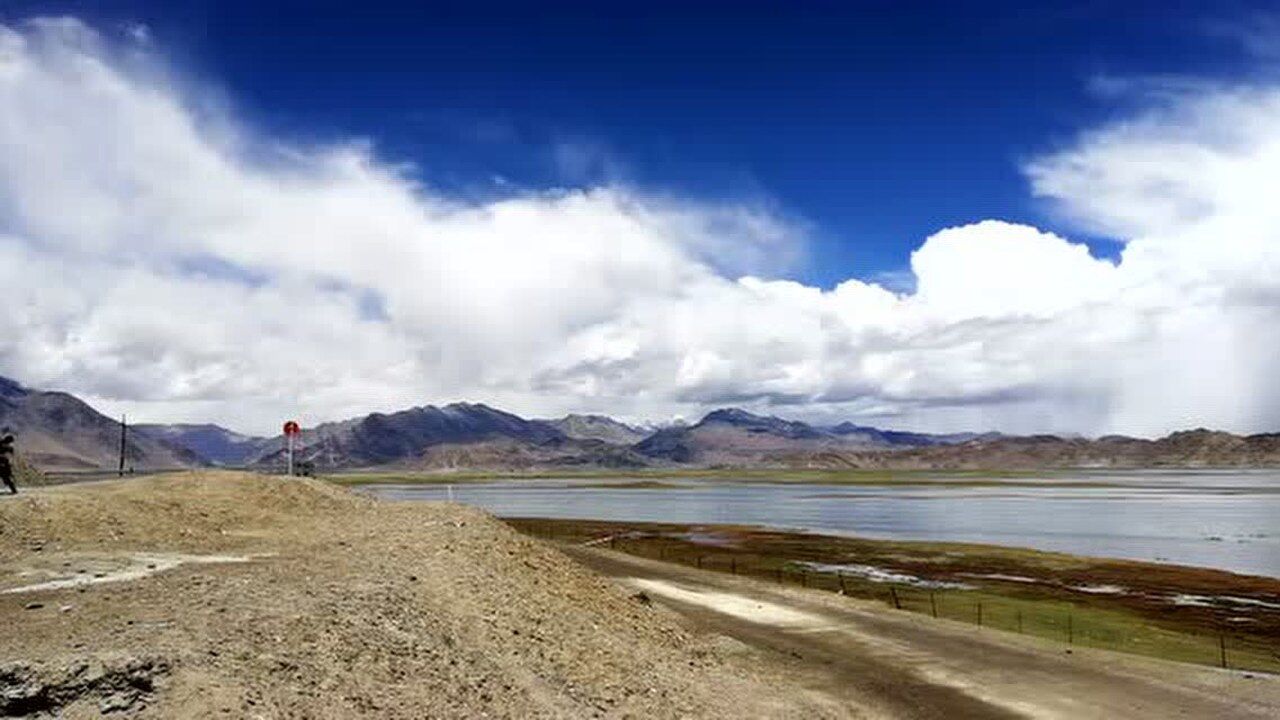 中印边界班公湖图片