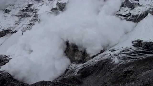 3个精英登山者的登山经历,抛下一切只带着友情,面临恶劣的环境