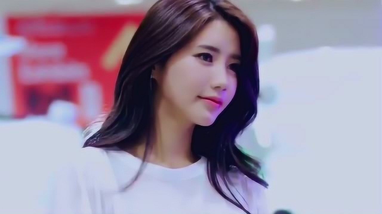 美女车模林率雅,身穿白色连衣裙,像仙女一样!