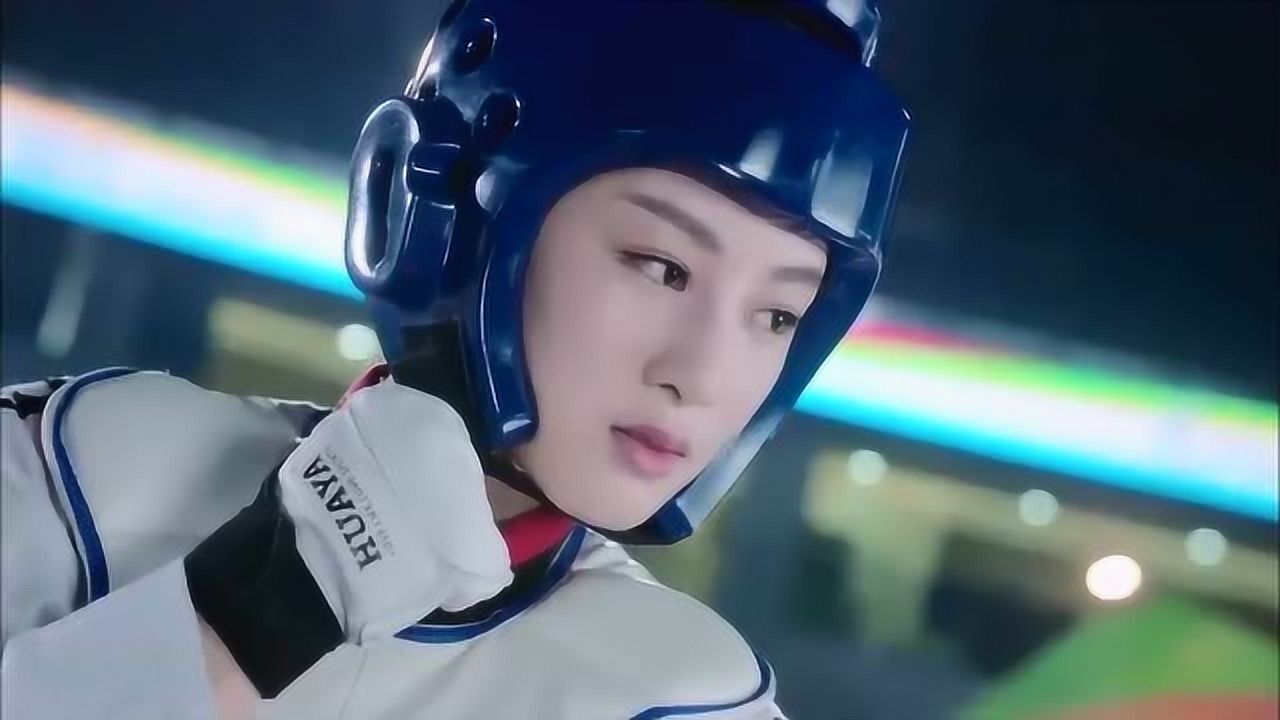 旋风少女: 方婷宜真是个铁分奴,盯着百草受伤的右腿猛烈进攻