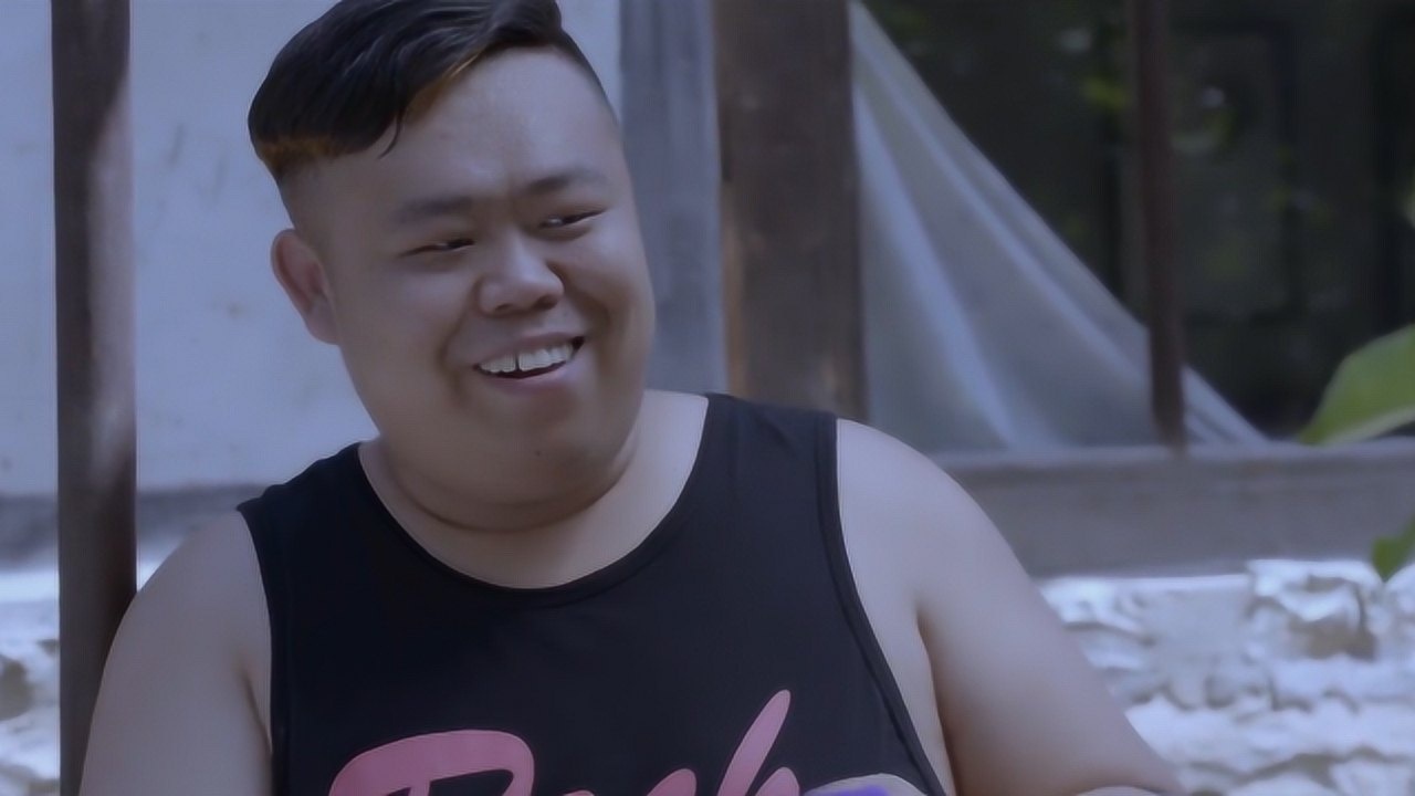 啊,父老乡亲:申二楞撺掇申小虎去偷小卖部,可申小虎不同意