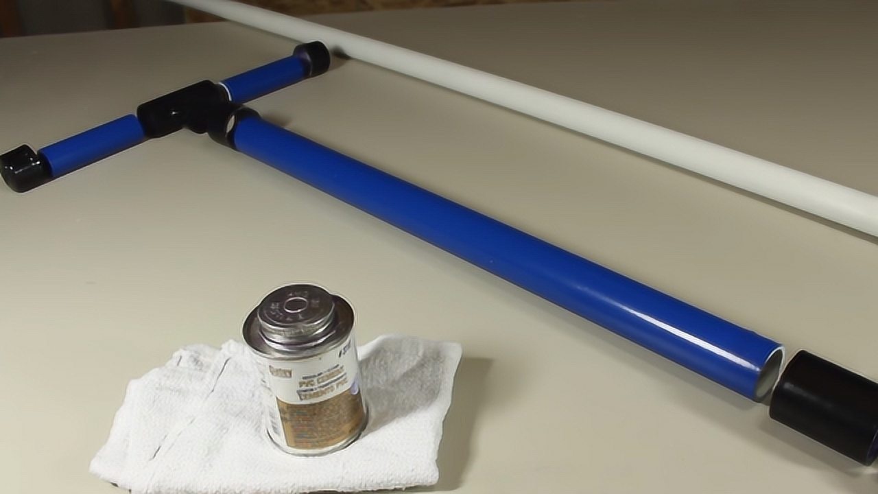 牛人用pvc管自制打气筒,成本只要10元,不仅能打气还能压水