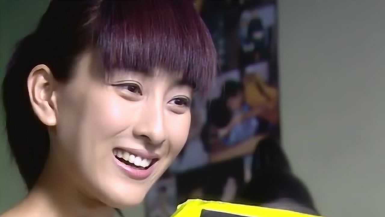 我的功夫女友:上次晶晶借给开心的书挺好看的,开心还想再借一本