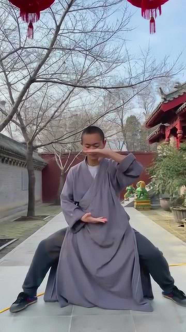 少林功夫的秘功二指禅练起功的那一刻果然不同凡响