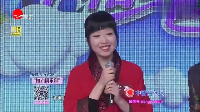 汉服美女被问:平时会练习书法吗?她会如何回应