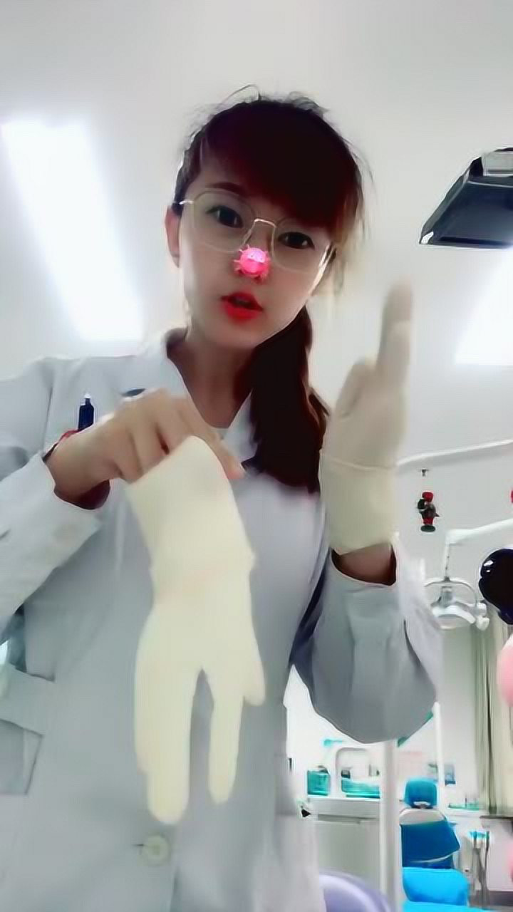 护士小姐姐教你如何真确戴手套_腾讯视频