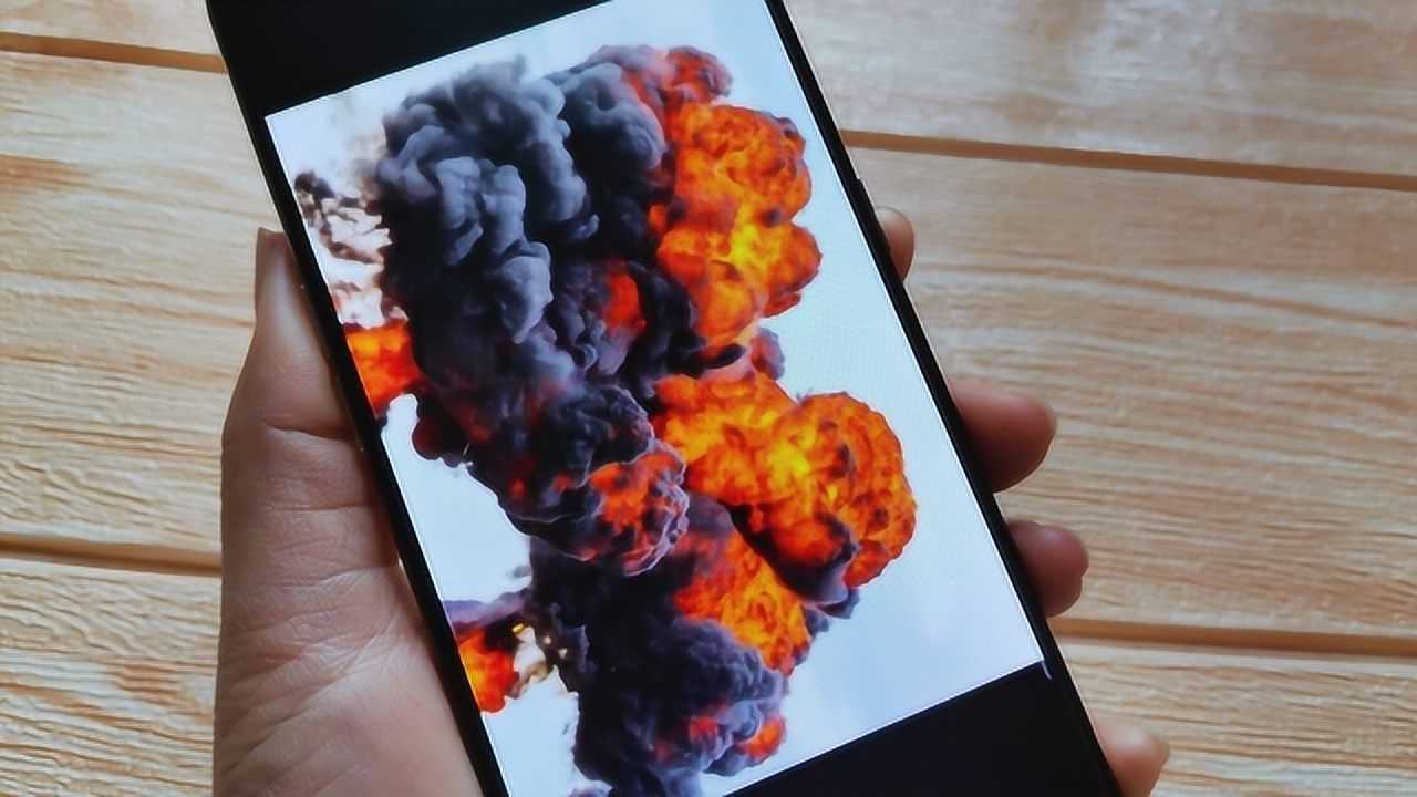 手机变定时炸弹设置好时间就会有爆炸特效好友都蒙圈了