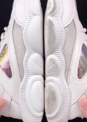 清洗白鞋的小妙招牙膏再加点洗洁精刷鞋特干净